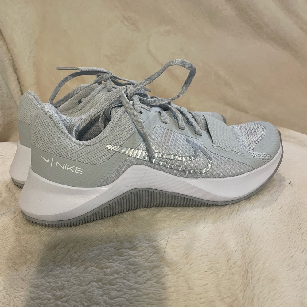 New with box Nike women’s MC Trainer 2 size 5.